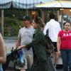 Jessica Alba a passé la journée à Disneyland Resort avec son mari Cash Warren et ses filles Honor et Haven, le 9 juin 2014 à Los Angeles.