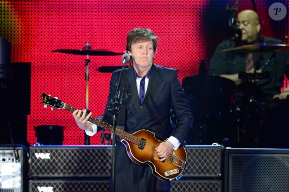 Paul McCartney en cocnert à Varsovie dans le cadre de son "Out There! Tour", le 22 juin 2013. 