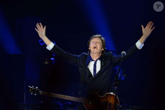 Paul McCartney en cocnert à Varsovie dans le cadre de son "Out There! Tour", le 22 juin 2013. 