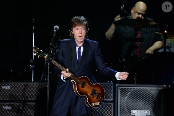 Paul McCartney en cocnert à Varsovie dans le cadre de son "Out There! Tour", le 22 juin 2013. 