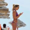 Alex Gerrard, épouse du capitaine de l'équipe d'Angleterre de football Steven Gerrard, sublime en bikini sur une plage du Portugal le 27 mai 2014