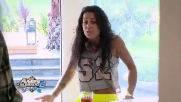 Shanna s'énerve contre Dania - "Les Anges de la télé-réalité 6" sur NRJ12. Episode du 16 jun 2014.