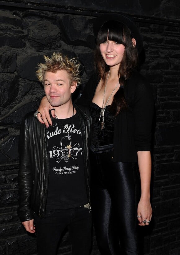 Deryck Whibley et sa compagne à Los Angeles le 13 mars 2012.  