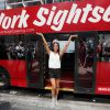 Nia Sanchez (Miss USA 2014) s'offre une virée dans New York, en bus, le 16 juin 2014.
