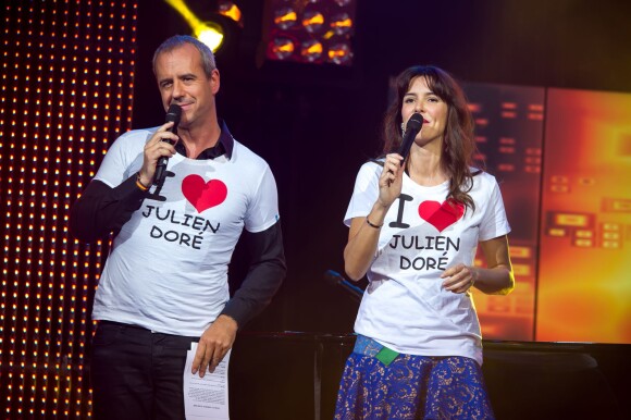 Bruno Roblès, Sophie Coste - Concert anniversaire de la radio RFM pour ses 33 ans sur la scène des Folies Bergère à Paris le 16 juin 2014.