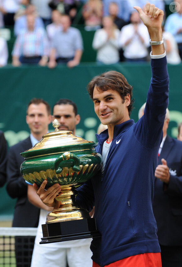 Roger Federer après sa victoire lors du Gerry Weber Open de Halle, le 15 juin 2014