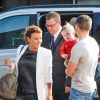 Coleen Rooney a pris l'avion avec ses beaux-parents et ses enfants, Kai et Klay pour rejoindre son homme Wayne Rooney à Rio, depuis Manchester, le 16 juin 2014
