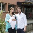  Le prince Felix et la princesse Claire de Luxembourg ont quitté avec leur bébé la princesse Amalia la maternité Grande-Duchesse Charlotte à Luxembourg, le 17 juin 2014. 