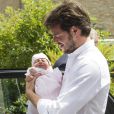  Le prince Felix et la princesse Claire de Luxembourg ont quitté avec leur bébé la princesse Amalia la maternité Grande-Duchesse Charlotte à Luxembourg, le 17 juin 2014. 