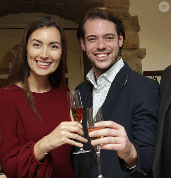 Le prince Felix et la princesse Claire de Luxembourg présentant les vins du Château les Crostes à Luxembourg le 27 novembre 2013. Leur premier enfant, la princesse Amalia, est né le 15 juin 2014.