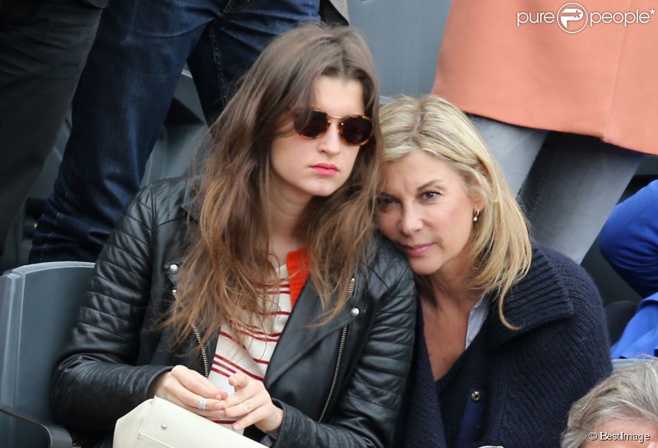  Mich&amp;egrave;le Laroque et sa fille Oriane aux Internationaux de France de tennis de Roland Garros &amp;agrave; Paris, le 29 mai 2014.  