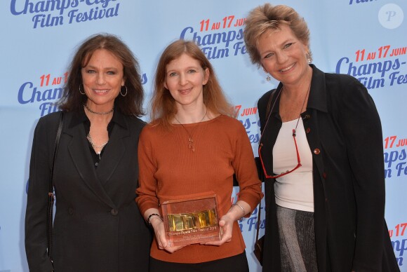Exclusif - Jacqueline Bisset (présidente d'honneur), Claudia Myers (le Prix du Public du long-métrage américain indépendant) et Sophie Dulac (présidente du festival) lors de la cérémonie de clôture du 3e Champs-Elysées Film Festival au Publicis à Paris, le 17 juin 2014.