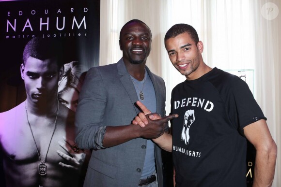 Exclusif - Akon, Brahim Zaibat - Rencontres et essayages Edouard Nahum à Cannes. Mai 2014.