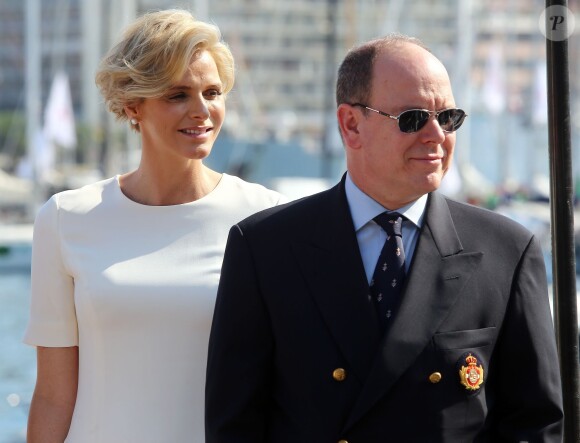 Le prince Albert II et la princesse Charlene de Monaco, enceinte, lors de l'inauguration du Yacht-Club de Monaco, à Monaco le 20 juin 2014