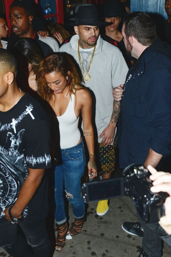 Chris Brown quitte la boîte de nuit Hooray Henry's à West Hollywood. Los Angeles, le 21 juin 2014.