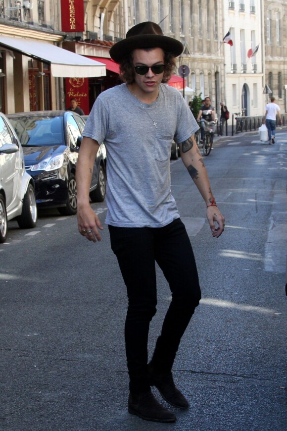 Harry Styles du groupe One Direction au Café de Flore à Paris, le 21 juin 2014.