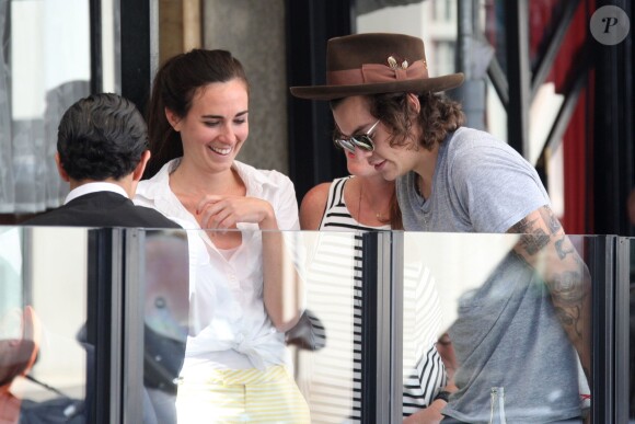 Harry Styles du groupe One Direction au Café de Flore à Paris, le 21 juin 2014.