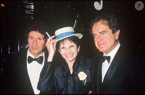 Marcel Mouloudji, Zizi Jeanmaire et Guy Béart à Paris le 15 avril 1988.