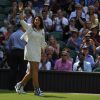 Marion Bartoli en larmes lors de son retour à Wimbledon, lors d'une petite cérémonie qui lui rendait hommage, ainsi qu'à Elena Baltacha, la joueuse britannique décédée le 4 mai, au All England Lawn Tennis and Croquet Club de Wimbledon, le 24 juin 2014