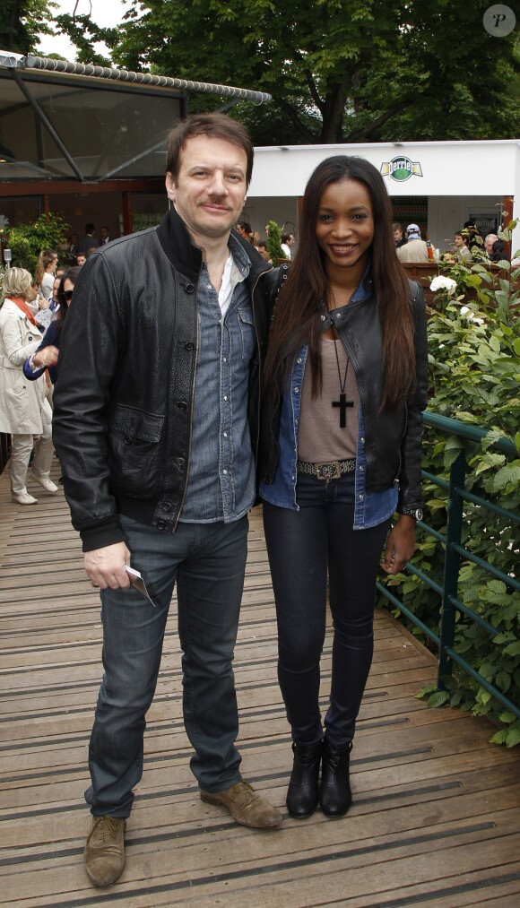 Samuel Le Bihan et sa femme Daniela lors des Internationaux de tennis de Roland-Garros à Paris, le 10 juin 2012.