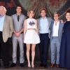 Jennifer Lawrence, Liam Hemsworth, Josh Hutcherson, Donald Sutherland, Julianne Moore et Sam Claflin à Cannes, le 17 mai 2014.
