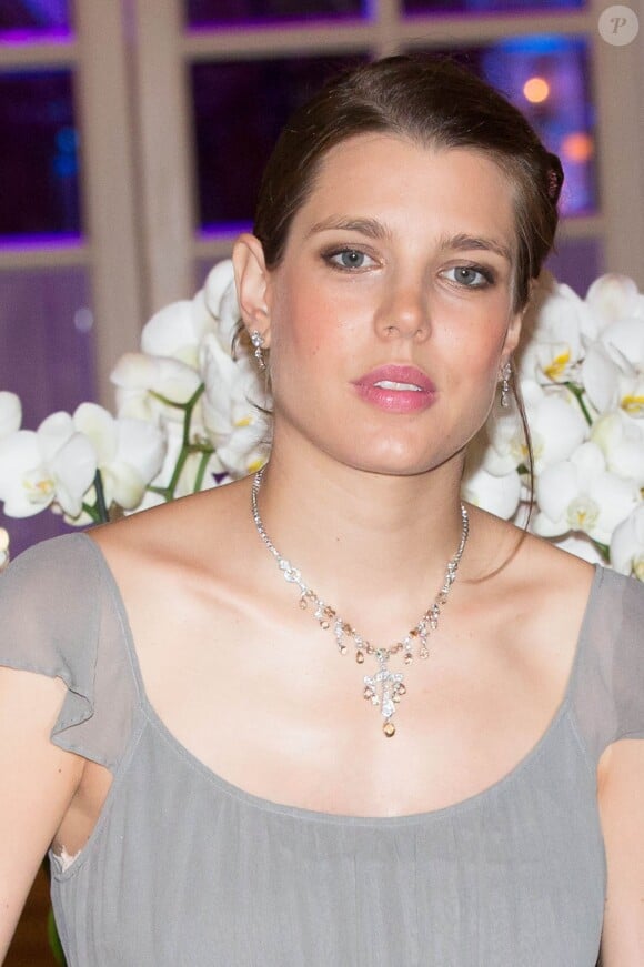 Charlotte Casiraghi (enceinte) lors du dîner de gala des 50 ans de l'association AMADE Mondiale à l'hôtel Hermitage à Monaco, le 4 octobre 2013.