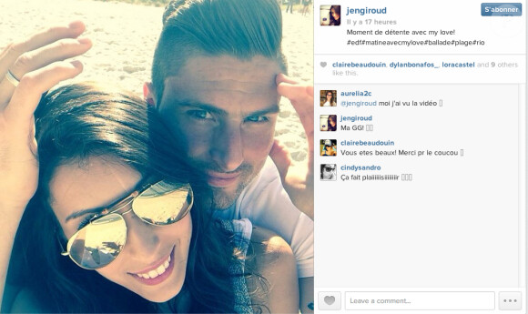 L'attaquant de l'équipe de France Olivier Giroud et sa femme Jennifer sur la plage de Rio de Janeiro au Brésil le 26 juin 2014.