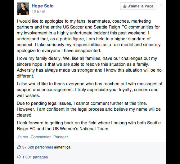 Hope Solo s'excuse sur Facebook après avoir été arrêtée pour des violences sur son neveu et sa soeur, le 26 juin 2014.
