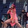 Lily Allen se produit au festival de Glastonbury, le vendredi 27 juin 2014.