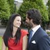 Le prince Carl Philip de Suède et sa compagne Sofia Hellqvist annoncent leurs fiançailles lors d'une conférence de presse devant le palais royal à Stockholm, le 27 juin 2014. Ils se marieront en 2015.