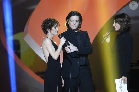Vanessa Paradis et Benjamin Biolay face à Virginie Guilhaume - 29e édition des Victoires de la Musique à Paris le 14 février 2014
