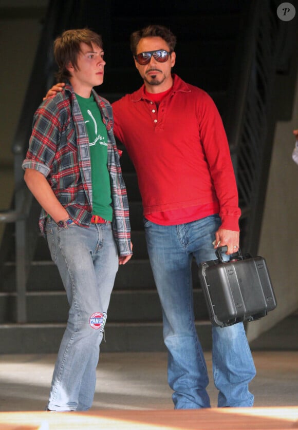 Robert Downey Jr. avec son fils Indio à Century City, le 25 avril 2009.