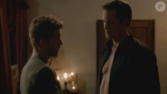 Les sexy Alexander Skarsgard et Ryan Kwanten partagent une scène hot dans la 7e saison de True Blood.