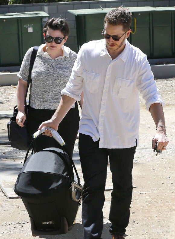 Ginnifer Goodwin s'est offert une sortie avec son mari Josh Dallas et leur bébé Oliver, à une fête d'anniversaire à Los Angeles, le 29 juin 2014.
