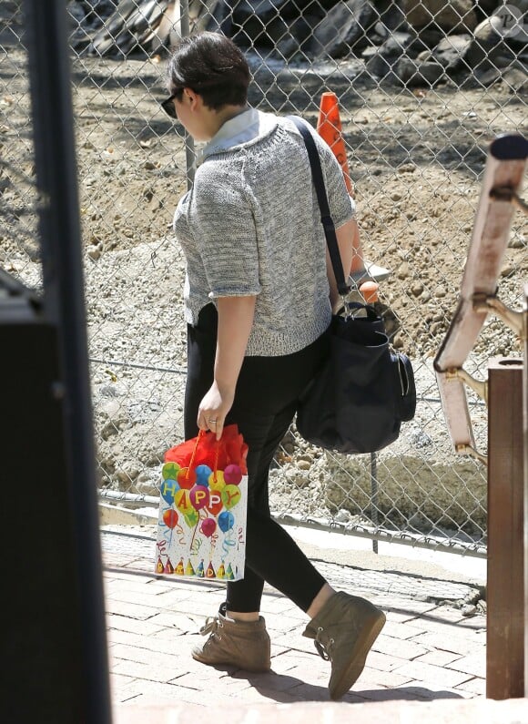 Ginnifer Goodwin s'est offert une sortie avec son mari Josh Dallas et leur bébé Oliver, à une fête d'anniversaire à Los Angeles, le 29 juin 2014.