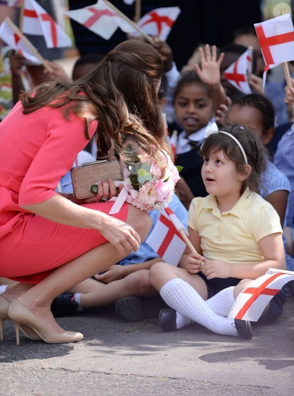 Kate Middleton visite l'école maternelle Blessed Sacrament School à Islington, bénéficiaire du programme M-PACT Plus, le 1er juillet 2014.