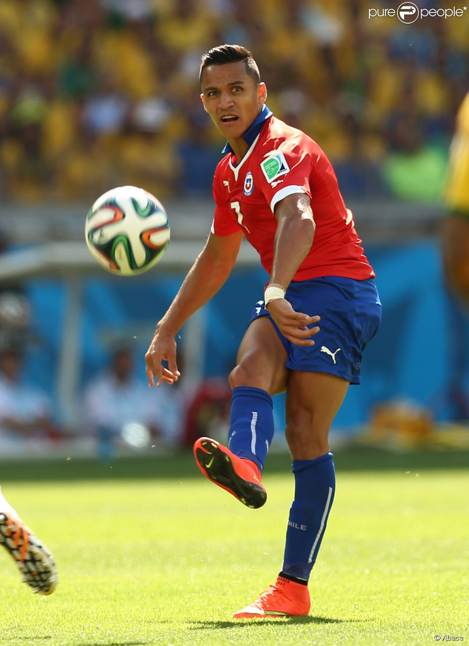  Alexis Sanchez lors du match Br&amp;eacute;sil - Chili le 28 juin 2014 &amp;agrave; Belo Horizonte 