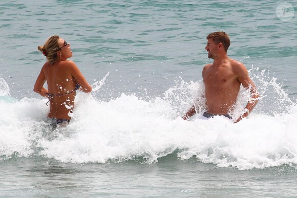 Steven Gerrard et sa superbe épouse Alex à Ibiza, le 3 juillet 2014