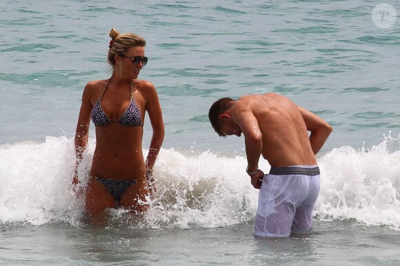 Steven Gerrard et sa superbe épouse Alex à Ibiza, le 3 juillet 2014