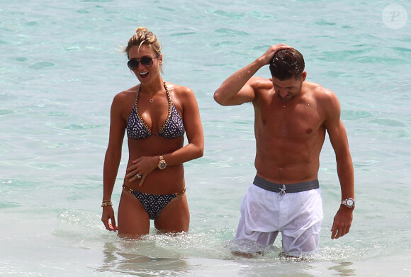 Steven Gerrard et sa superbe épouse Alex à Ibiza, le 3 juillet 2014