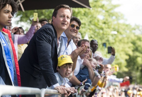 David Cameron à l'arrivée de la première étape du Tour de France à Harrogate en Angleterre, le 5 Juillet 2014.