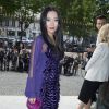 Christine Chiu arrive au Salon de la chambre de commerce et d'industrie pour assister au défilé haute couture Versace automne-hiver 2014-2015. Paris, le 6 juillet 2014.