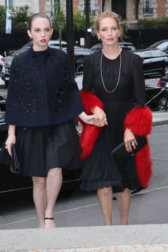 Uma Thurman et sa fille Maya Hawke arrivent au Palais d'Iéna pour assister au défilé Miu Miu croisière 2015. Paris, le 5 juillet 2014.