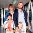  Phil Collins avec sa femme Andrea Collins et leurs enfants Joely et Simon &agrave; Londres.&nbsp; 