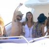 Exclusif - Maxi Lopez très bien entouré sur un yacht à Ibiza le 6 juillet 2014.