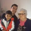 Cristiano Ronaldo a publié sur son compte Twitter le 8 juillet 2014 une photo de son fils et de lui-même au côté de sa grand-mère décédée, afin de lui rendre un hommage plein d'émotions.