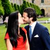 Sofia Hellqvist et Carl Philip de Suède pris en photo le 27 juin 2014 au palais royal, à Stockholm, lors de la conférence de presse d'annonce de leurs fiançailles.
