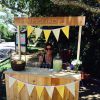 Sarah Michelle Gellar vend des limonades. Photo postée le 13 juillet 2014.