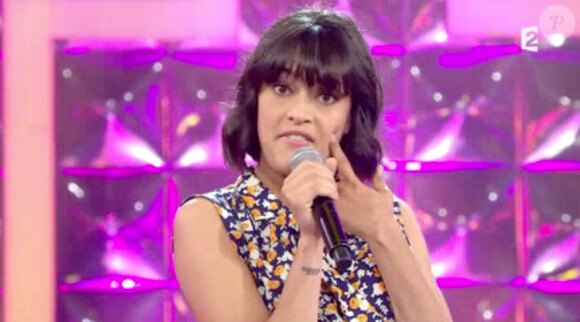 Julia de la "Star Academy" 8 sur le plateau de "N'oubliez pas les paroles" sur France 2. Mardi 15 juillet 2014.