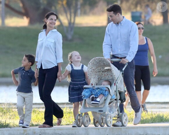Katie Holmes et Ryan Reynolds en famille sur le tournage du film "Woman in Gold" à Culver City, le 16 juillet 2014.